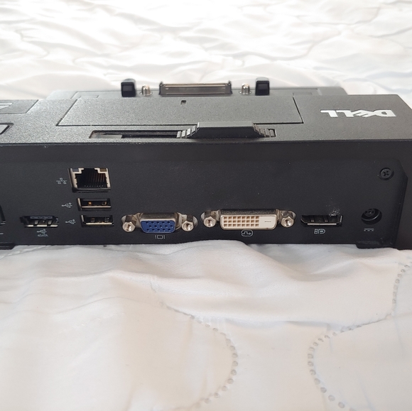 Dell E5500 laptop and charger and docking station - Picture 4 of 11